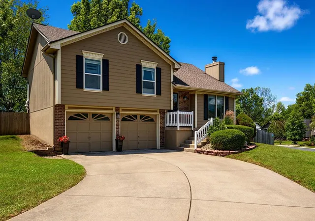 Photo 2 of Single family home for sale at 2301 NE Chipman St, Lees Summit, MO 64086 | MLS# 2645920 | Listing updated on 2026-10-29