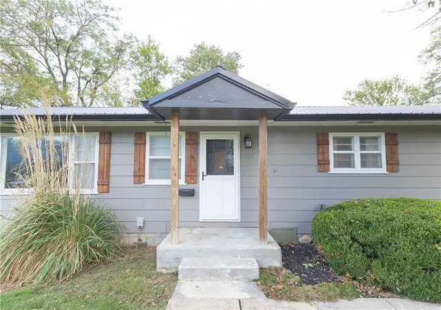 Photo 3 of Single family home for sale at 401 N 4th Street, Humboldt, KS 66748 | MLS# 2645936 | Listing updated on 2026-10-08