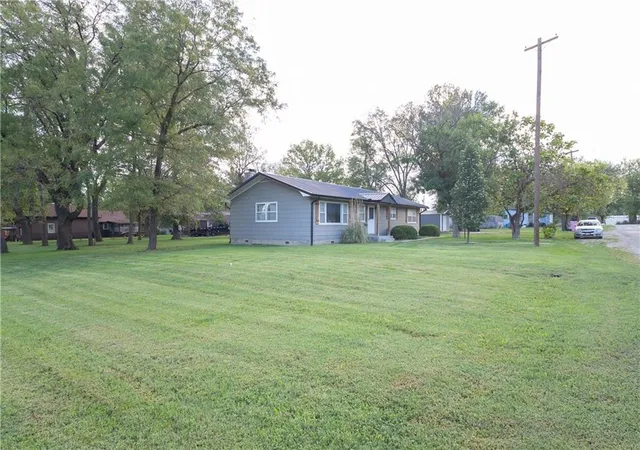 Photo 4 of Single family home for sale at 401 N 4th Street, Humboldt, KS 66748 | MLS# 2645936 | Listing updated on 2026-10-08