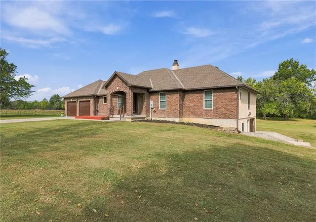 Photo 3 of Sale Pending at 7000 Fort Myers Blvd, Belton, MO 64012 | MLS# 2645942 | Listing updated on 2026-10-16