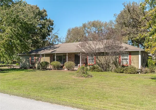 Photo 2 of Single family home for sale at 835 Locust St, Lawrence, KS 66044 | MLS# 2645948 | Listing updated on 2026-10-09
