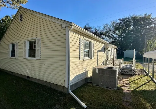Photo 3 of Single family home for sale at 510 E Massasoit St, Ottawa, KS 66067 | MLS# 2645951 | Listing updated on 2026-10-10