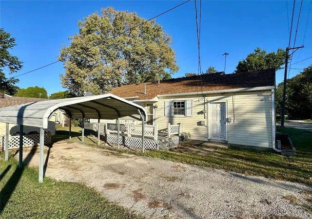 Photo 4 of Single family home for sale at 510 E Massasoit St, Ottawa, KS 66067 | MLS# 2645951 | Listing updated on 2026-10-10