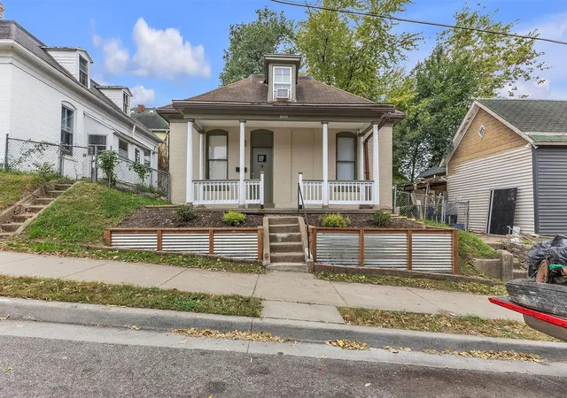 Single family home for sale at 1620 Faraon St, St Joseph, MO 64501 | MLS# 2645955