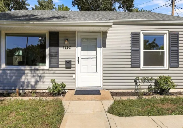 Photo 2 of Single family home for sale at 4802 Vista St, Kansas City, KS 66106 | MLS# 2645956 | Listing updated on 2026-10-09