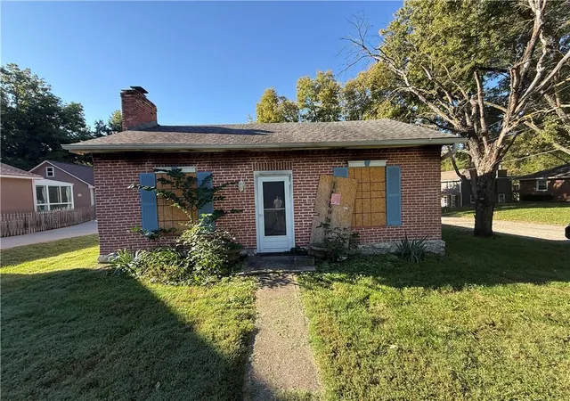 Photo 1 of Single family home for sale at 203 Walnut St, Weston, MO 64098 | MLS# 2645962 | Listing updated on 2026-10-09