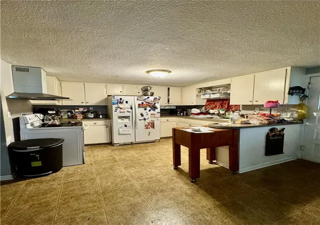 Photo 13 of Single family home for sale at 10020 W 51st Street, Shawnee, KS 66203 | MLS# 2645967 | Listing updated on 2026-10-19