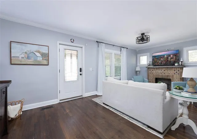 Photo 3 of Single family home for sale at 4633 Wyoming St, Kansas City, MO 64112 | MLS# 2645968 | Listing updated on 2026-10-16
