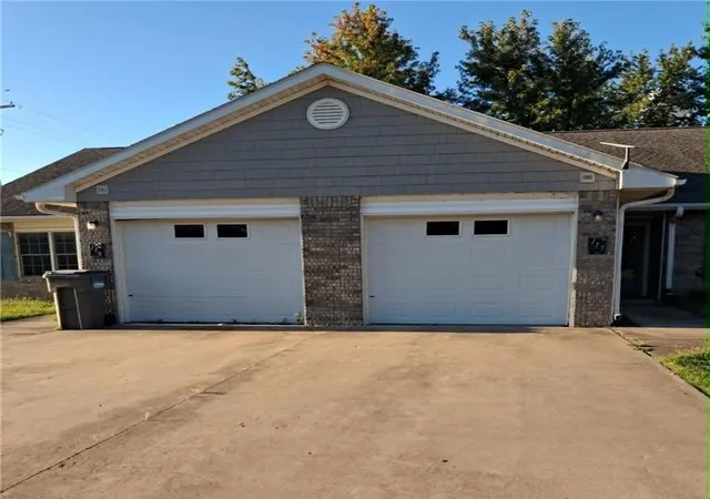 Photo 4 of House for sale at 115, W 117 119 121 Wilson St, Thayer, KS 66776 | MLS# 2645969 | Listing updated on 2026-10-08