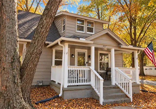 Photo 1 of Single family home for sale at 327 W Southside Blvd, Independence, MO 64055 | MLS# 2645973 | Listing updated on 2026-10-17