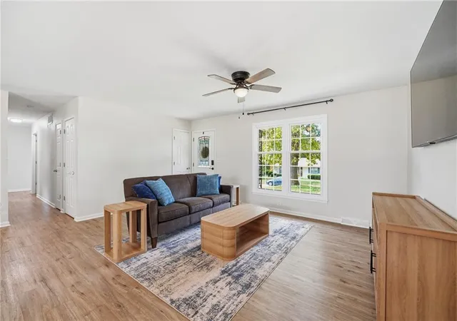 Photo 3 of Single family home for sale at 6719 NW Willowick Ln, Kansas City, MO 64152 | MLS# 2645975 | Listing updated on 2026-10-18
