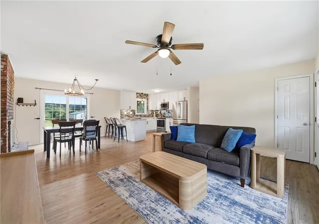 Photo 4 of Single family home for sale at 6719 NW Willowick Ln, Kansas City, MO 64152 | MLS# 2645975 | Listing updated on 2026-10-18