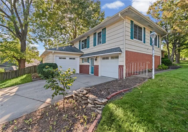Photo 1 of Single family home for sale at 1913 E 29th Avenue, Kansas City, MO 64116 | MLS# 2645982 | Listing updated on 2026-10-09