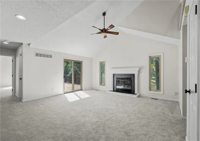 Photo 3 of Townhouse for sale at 8204 NW Bradford Ct, Kansas City, MO 64151 | MLS# 2645985 | Listing updated on 2026-10-08