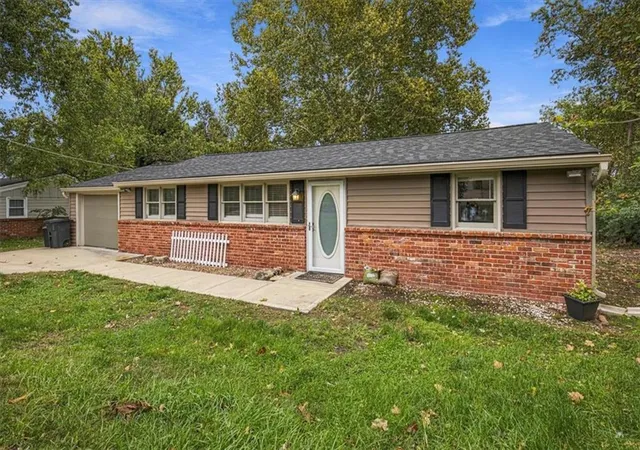Photo 2 of Single family home for sale at 6503 River Rd, Pleasant Valley, MO 64068 | MLS# 2645988 | Listing updated on 2026-10-19