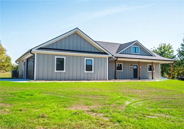 Photo 3 of Single family home for sale at 1884 Nw 550th Road, Kingsville, MO 64061 | MLS# 2645994 | Listing updated on 2026-10-10