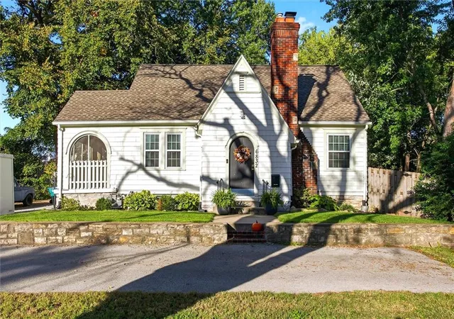 Photo 2 of Single family home for sale at 6832 Metcalf Ave, Overland Park, KS 66204 | MLS# 2645997 | Listing updated on 2026-10-09