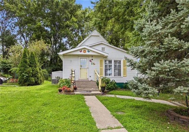 Photo 1 of Single family home for sale at 309 E Kansas Ave, Independence, MO 64050 | MLS# 2646000 | Listing updated on 2026-10-08