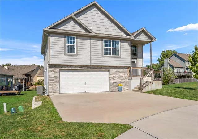 Photo 2 of Single family home for sale at 209 Tanner Pl, Belton, MO 64012 | MLS# 2646004 | Listing updated on 2026-10-20