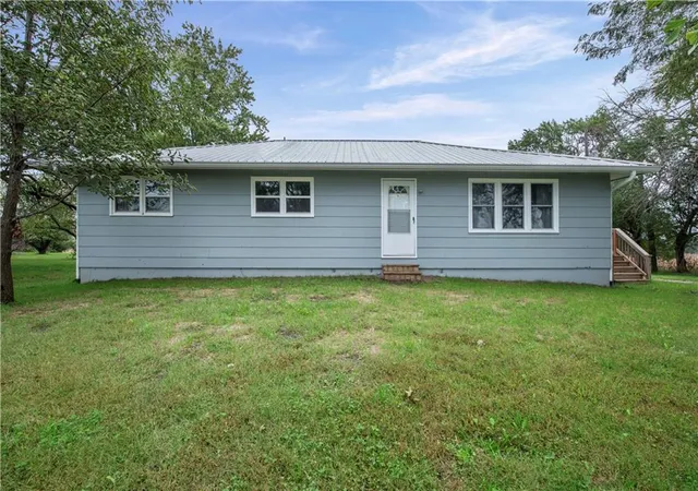 Single family home for sale at 10417 NE Jones Rd, Cameron, MO 64429 | MLS# 2646007