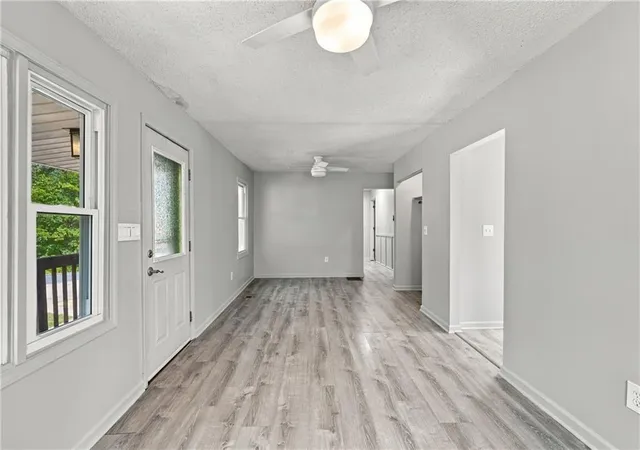 Photo 3 of Sale Pending at 5523 N Poe St, Kansas City, MO 64119 | MLS# 2646011 | Listing updated on 2026-10-25