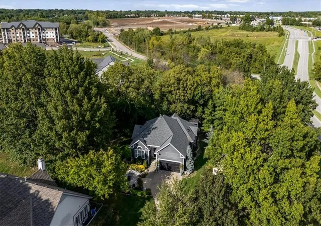 Photo 4 of House for sale at 13725 Pembroke Cir, Overland Park, KS 66224 | MLS# 2646014 | Listing updated on 2026-10-18