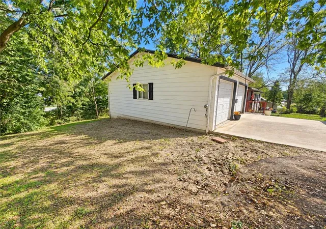 Photo 3 of Single family home for sale at 109 N Market St, Rock Port, MO 64482 | MLS# 2646016 | Listing updated on 2026-10-10