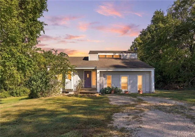 Single family home for sale at 23900 E State Route Ee Hwy, Harrisonville, MO 64701 | MLS# 2646018