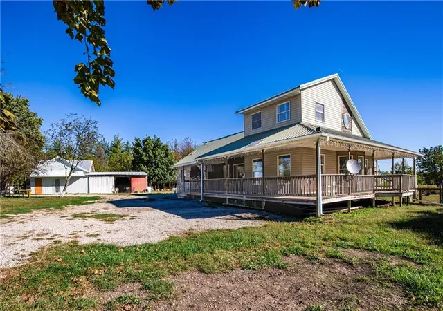 Photo 4 of Single family home for sale at 5683 Botkin Rd, Blue Mound, KS 66010 | MLS# 2646021 | Listing updated on 2026-10-08