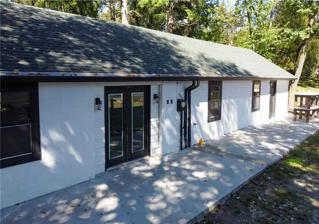 Photo 2 of Single family home for sale at 2813 Easton Rd, Saint Joseph, MO 64503 | MLS# 2646023 | Listing updated on 2026-10-08
