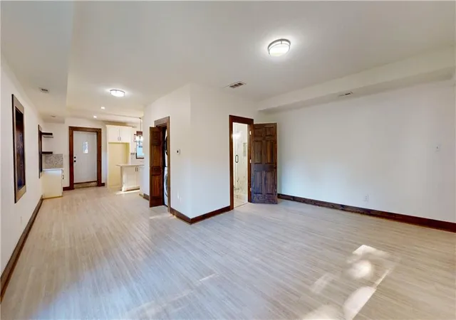 Photo 3 of Single family home for sale at 2813 Easton Rd, Saint Joseph, MO 64503 | MLS# 2646023 | Listing updated on 2026-10-08