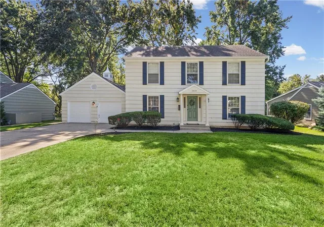 Photo 1 of Single family home for sale at 5419 W 100th Terrace, Overland Park, KS 66207 | MLS# 2646025 | Listing updated on 2026-10-09