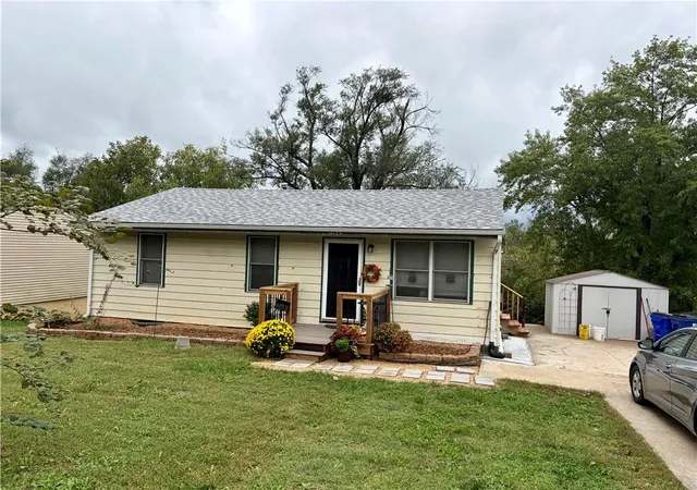 Photo 1 of Single family home for sale at 14724 Bellaire Ave, Grandview, MO 64030 | MLS# 2646030 | Listing updated on 2026-10-20