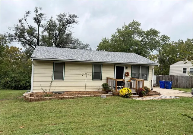 Photo 2 of Single family home for sale at 14724 Bellaire Ave, Grandview, MO 64030 | MLS# 2646030 | Listing updated on 2026-10-20