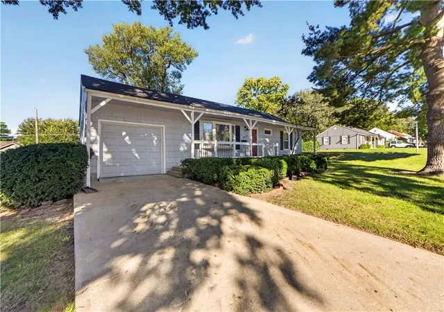 Photo 3 of Single family home for sale at 7100 Horton St, Overland Park, KS 66204 | MLS# 2646039 | Listing updated on 2026-10-08