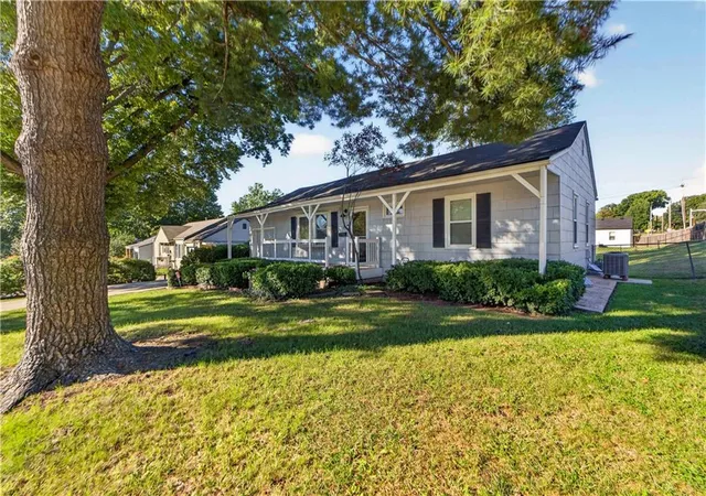 Photo 3 of Single family home for sale at 7100 Horton St, Overland Park, KS 66204 | MLS# 2646039 | Listing updated on 2026-10-08