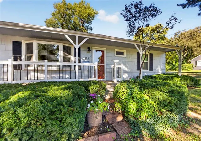 Photo 4 of Single family home for sale at 7100 Horton St, Overland Park, KS 66204 | MLS# 2646039 | Listing updated on 2026-10-08