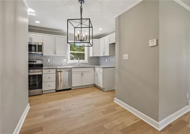 Photo 4 of Single family home for sale at 7541 Rainbow Dr, Prairie Village, KS 66208 | MLS# 2646041 | Listing updated on 2026-10-08