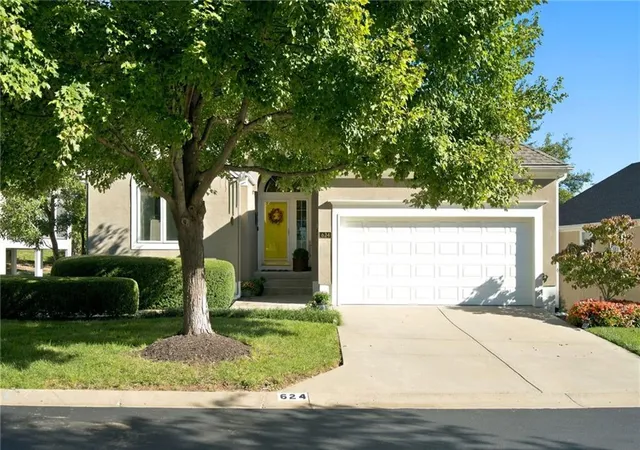 Photo 2 of Single family home for sale at 624 W 131 Terrace, Kansas City, MO 64145 | MLS# 2646051 | Listing updated on 2026-10-09