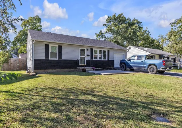 Photo 2 of Single family home for sale at 6702 N Charlotte St, Kansas City, MO 64118 | MLS# 2646055 | Listing updated on 2026-10-08