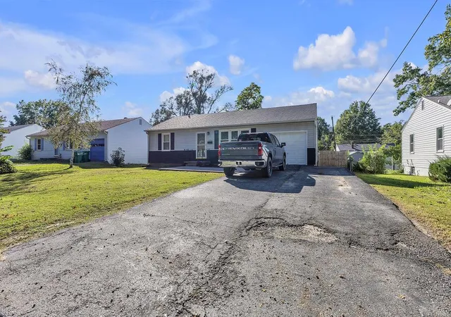 Photo 3 of Single family home for sale at 6702 N Charlotte St, Kansas City, MO 64118 | MLS# 2646055 | Listing updated on 2026-10-08