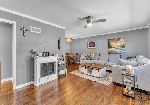 Photo 3 of Single family home for sale at 6702 N Charlotte St, Kansas City, MO 64118 | MLS# 2646055 | Listing updated on 2026-10-08
