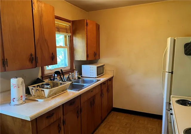 Photo 4 of Sale Pending at 6001 N Michigan Pl, Kansas City, MO 64118 | MLS# 2646058 | Listing updated on 2026-10-16
