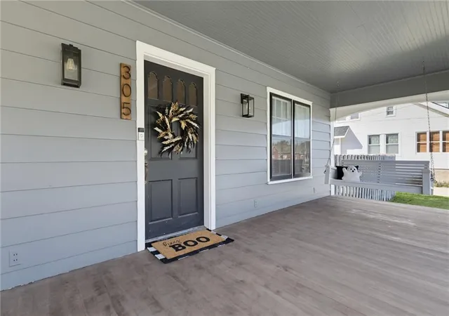 Photo 3 of Sale Pending at 305 Debolt St, Trenton, MO 64683 | MLS# 2646061 | Listing updated on 2026-10-09