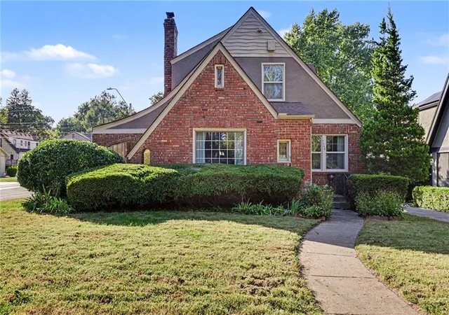 Photo 1 of Single family home for sale at 7346 Grand Ave, Kansas City, MO 64114 | MLS# 2646062 | Listing updated on 2026-10-08