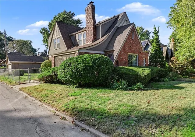 Photo 3 of Single family home for sale at 7346 Grand Ave, Kansas City, MO 64114 | MLS# 2646062 | Listing updated on 2026-10-08