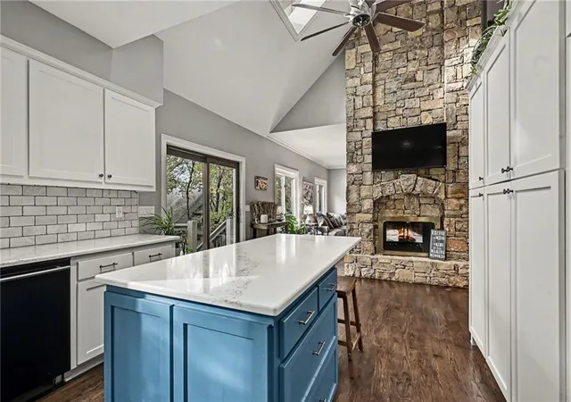 Photo 3 of Single family home for sale at 8228 NW Weatherby Dr, Kansas City, MO 64152 | MLS# 2646064 | Listing updated on 2026-10-15
