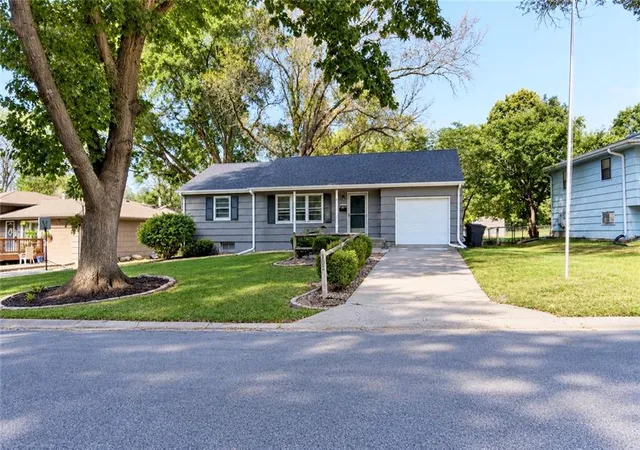 Single family home for sale at 302 NE Howard St, Lees Summit, MO 64063 | MLS# 2646066
