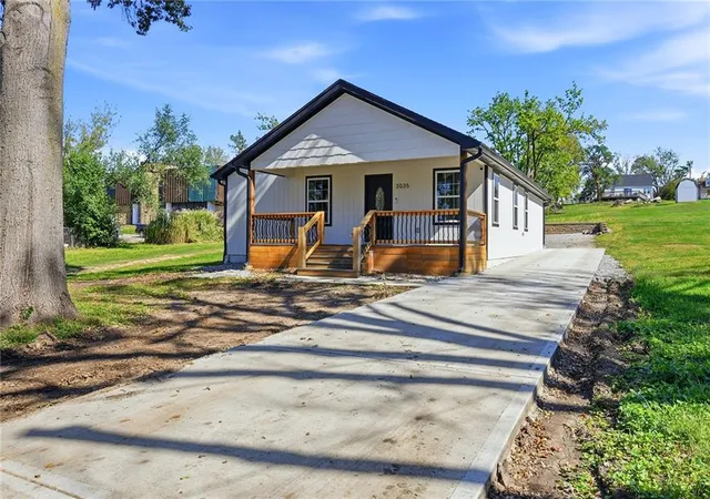 Photo 1 of Single family home for sale at 3035 N 55th Street, Kansas City, KS 66104 | MLS# 2646070 | Listing updated on 2026-10-09