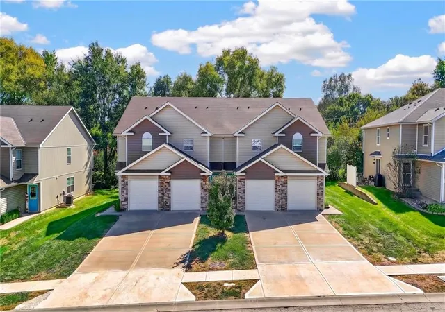 Single family home for sale at 427 Tumbleweed Pl, Belton, MO 64012 | MLS# 2646072
